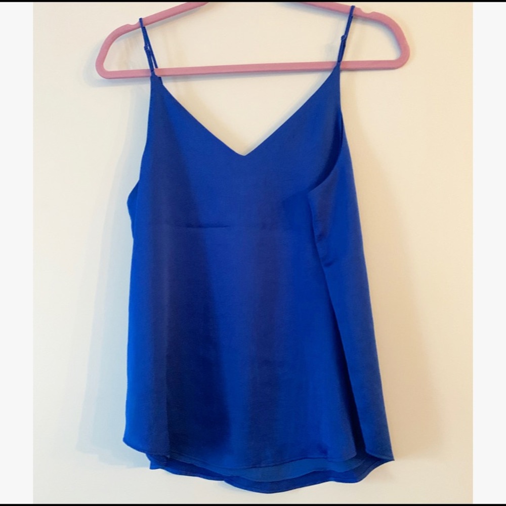 New express blue Flowy tank top - Picture 2 of 3